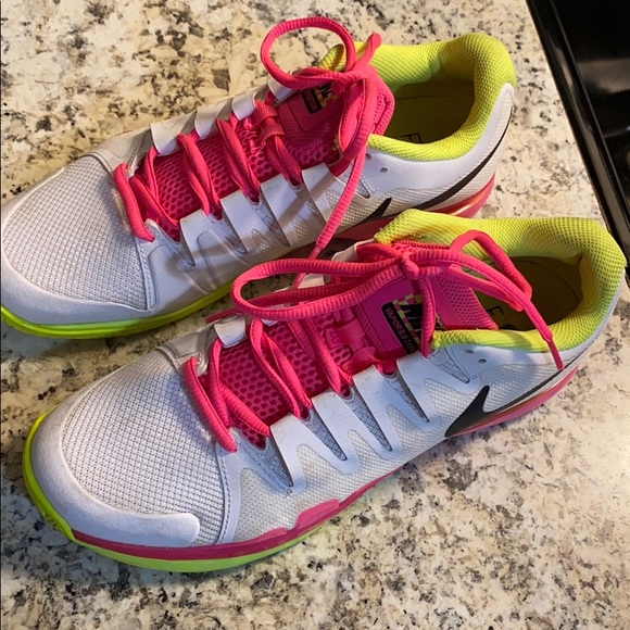 Nike - Picture 1 of 5